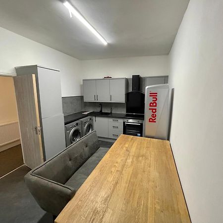 Pc Homes Room C Хайд Екстериор снимка