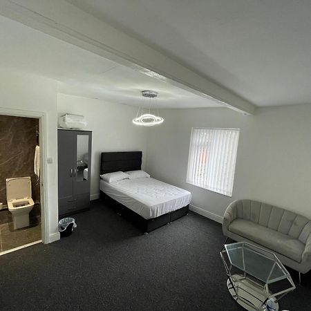 Pc Homes Room C Хайд Екстериор снимка