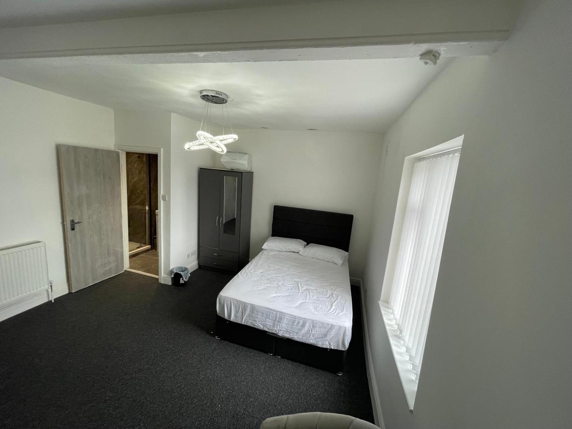 Pc Homes Room C Хайд Екстериор снимка